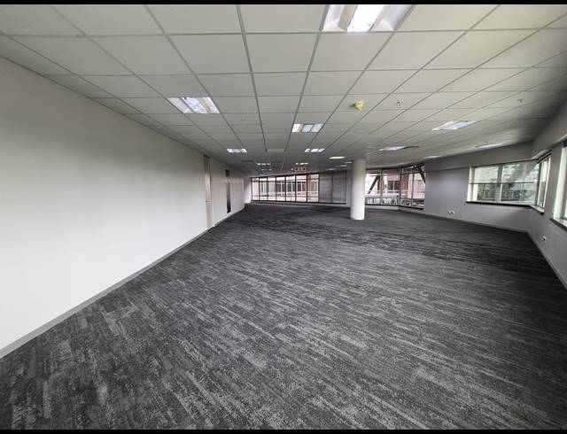 269M² OFFICE TO LET IN SANDTON CENTRAL
